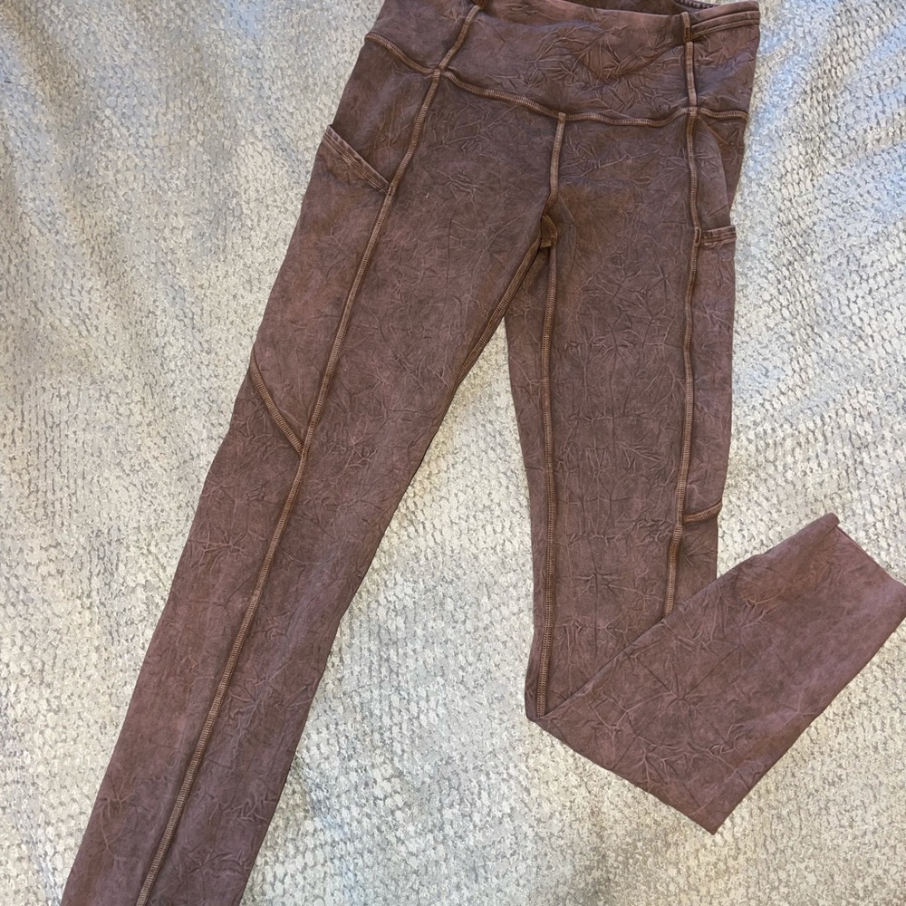 LULULEMON wonder under train leggings